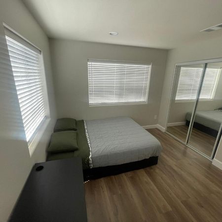 House Downtown Oc Santa Ana Hostel Luaran gambar